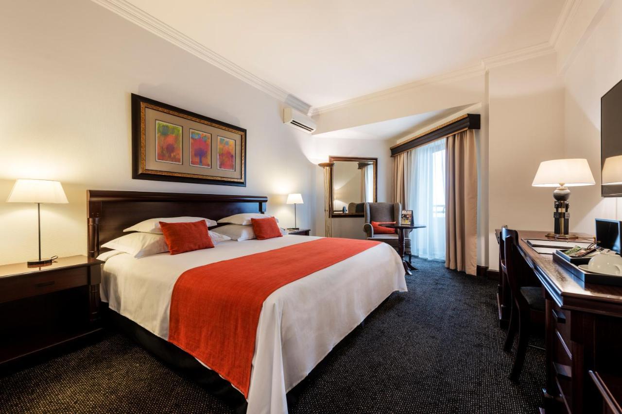 Hotel Alvalade Luanda Esterno foto