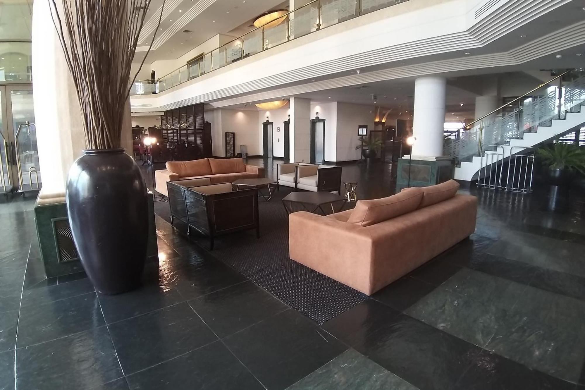 Hotel Alvalade Luanda Esterno foto