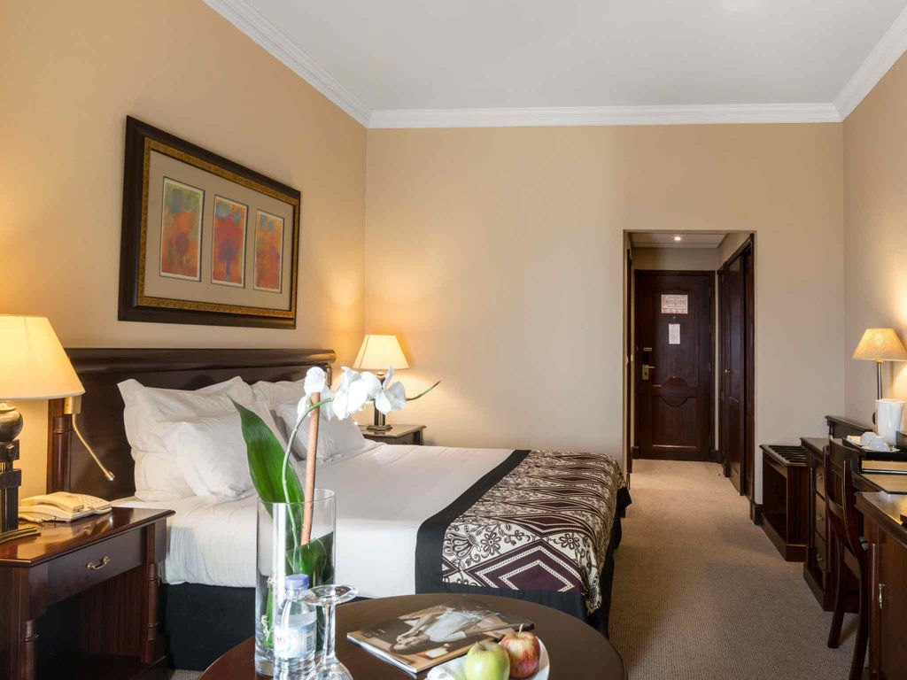 Hotel Alvalade Luanda Esterno foto